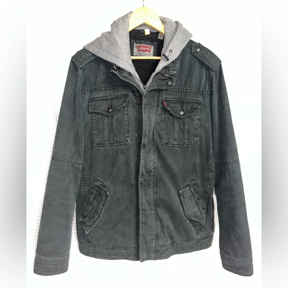 Levi’s Sherpa Lined Chore Jacket with Removable Hooded Sweatshirt; Medium Mens